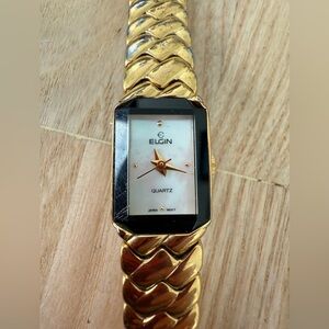 Vintage elgin ladies gold tone dress watch NEW BATTERY